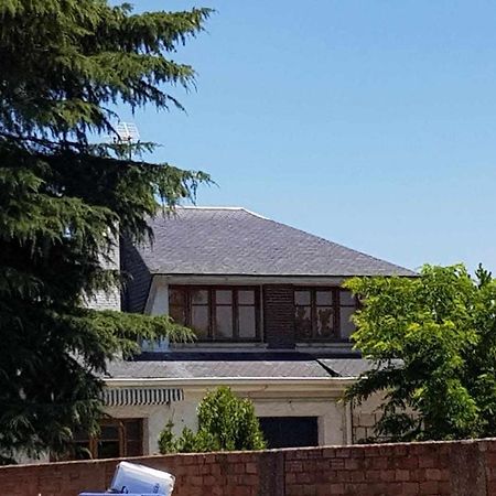 וייאדוליד Casa De Campo Con Piscina 12 Personas מראה חיצוני תמונה