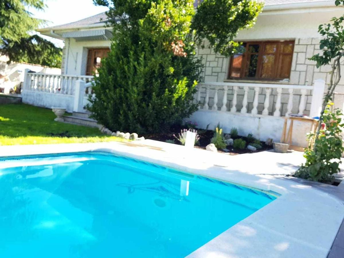 וייאדוליד Casa De Campo Con Piscina 12 Personas מראה חיצוני תמונה